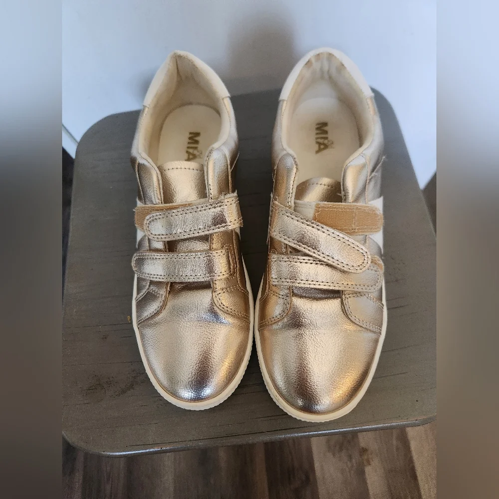 Girls Mia Gold Shoes
